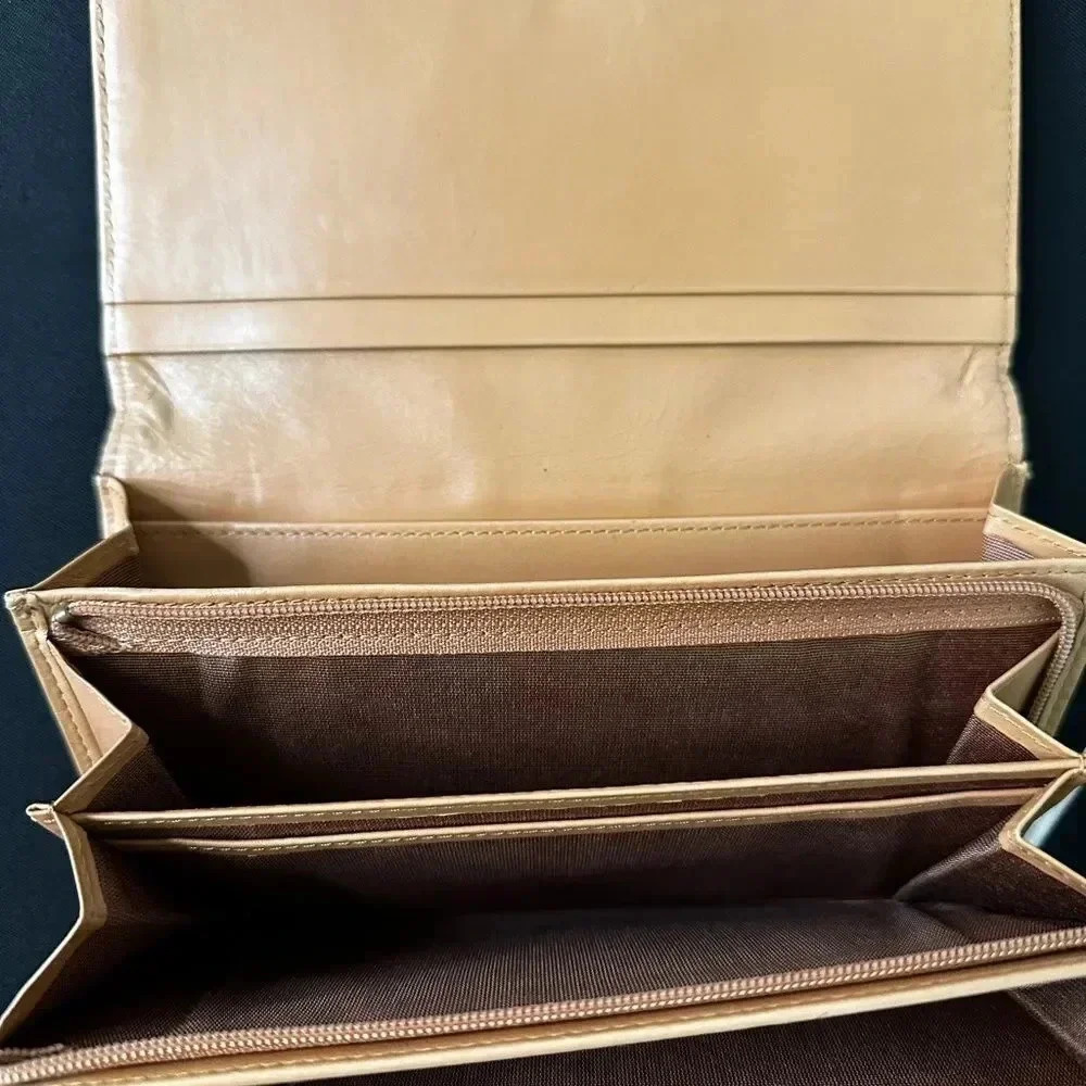 Givenchy Wallet‎ Bundle - Picture 14 of 16